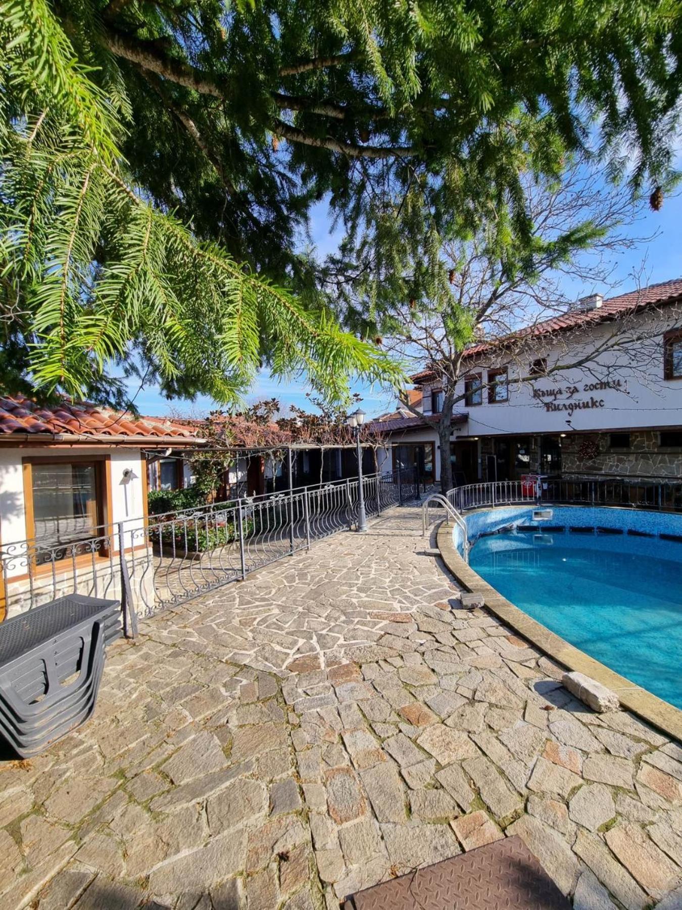 Къща За Гости Билдникс Malko Turnovo Bagian luar foto