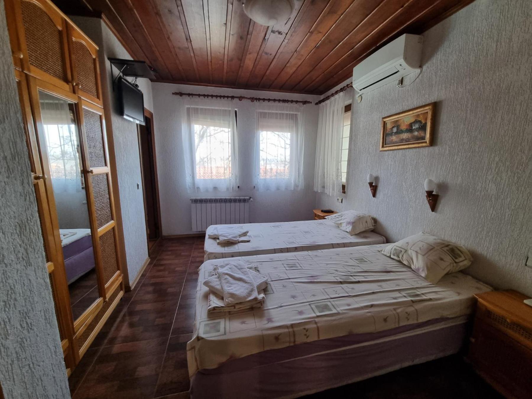 Къща За Гости Билдникс Malko Turnovo Bagian luar foto