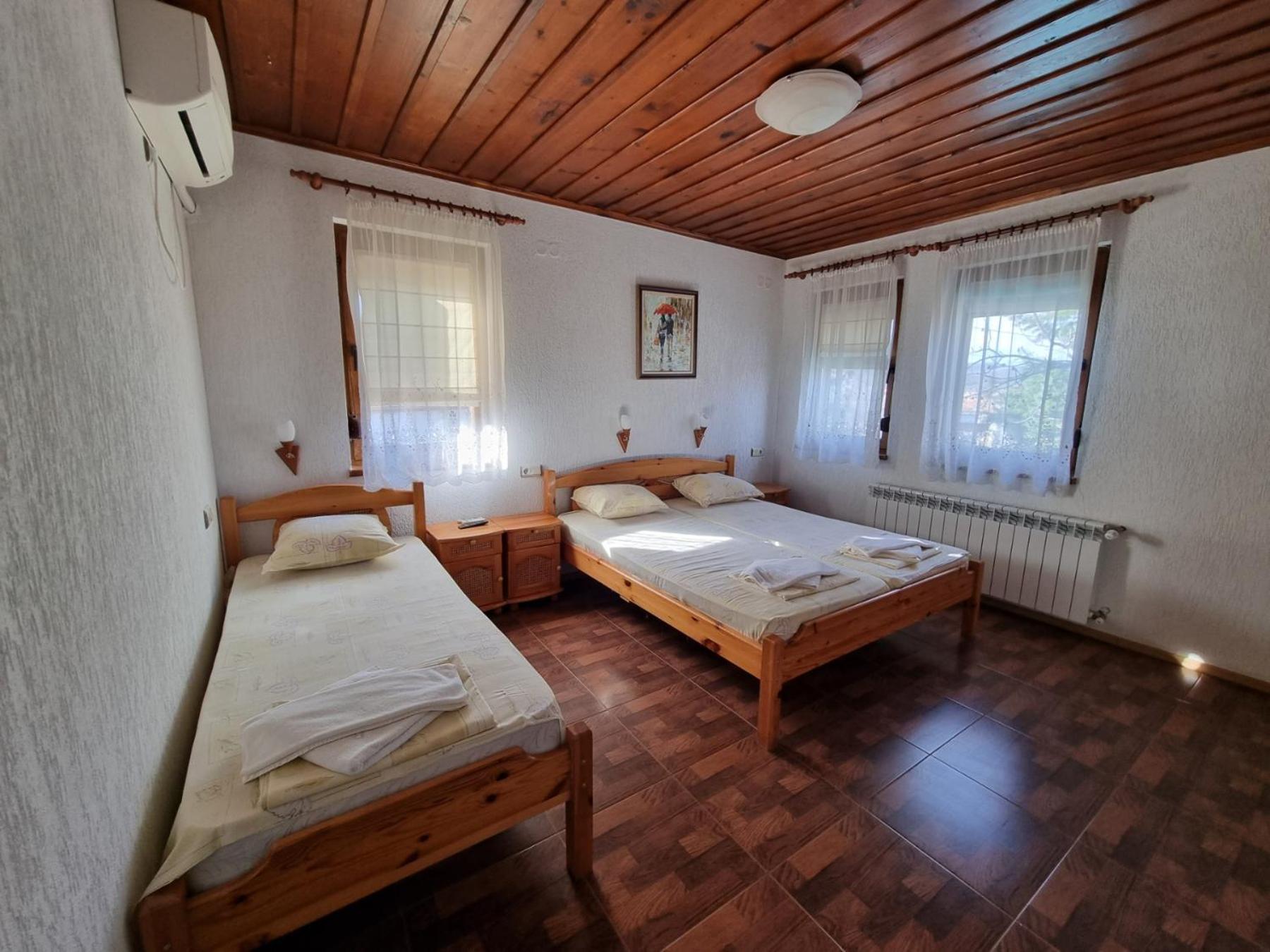 Къща За Гости Билдникс Malko Turnovo Bagian luar foto